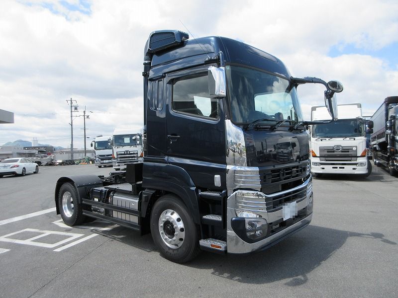 トラクタ　ハイルーフ
リアエアサス　未使用車