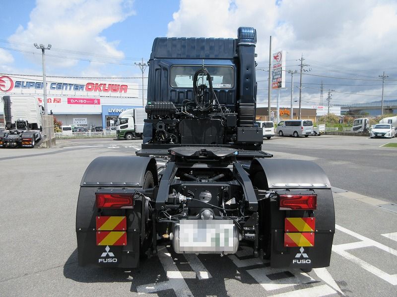 トラクタ　ハイルーフ
リアエアサス　未使用車