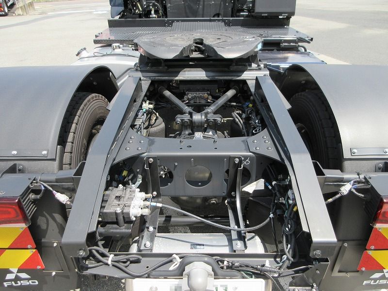 トラクタ　ハイルーフ
リアエアサス　未使用車