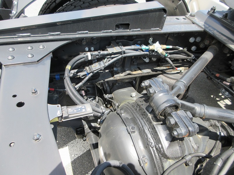 トラクタ　ハイルーフ
リアエアサス　未使用車