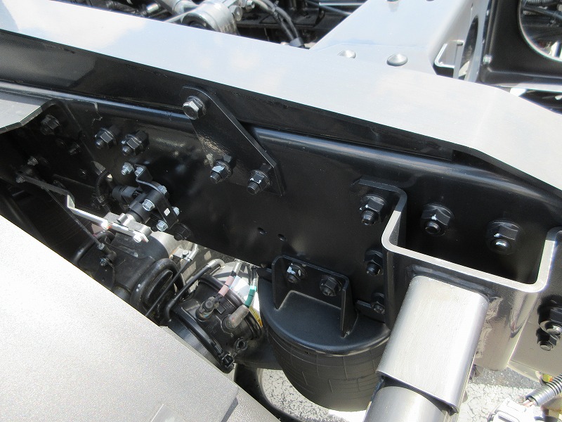 トラクタ　ハイルーフ
リアエアサス　未使用車