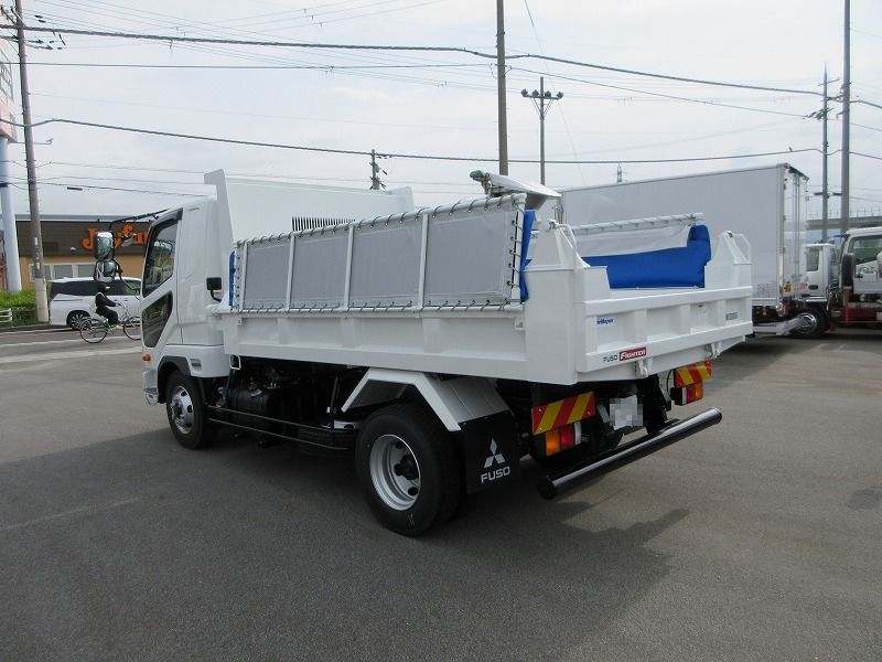 ダンプ　ベッド付
高機能パッケージ　未使用車