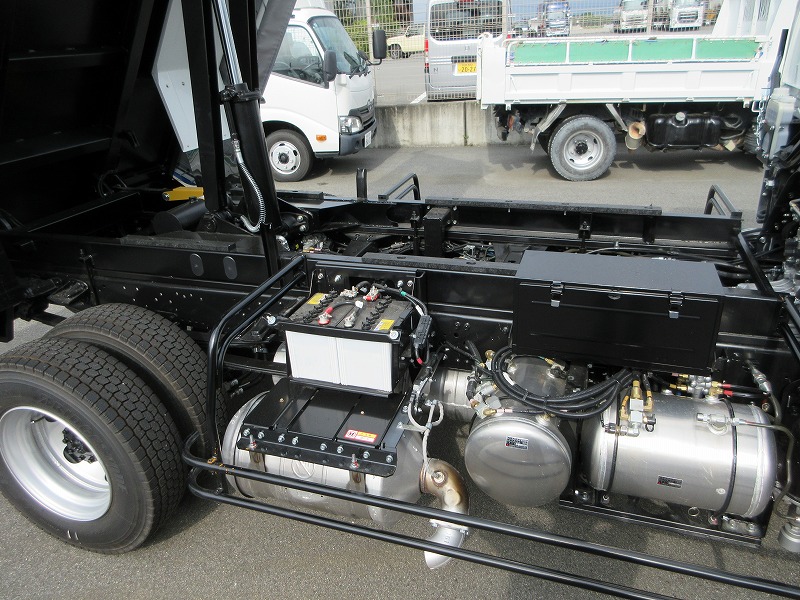 ダンプ　ベッド付
高機能パッケージ　未使用車