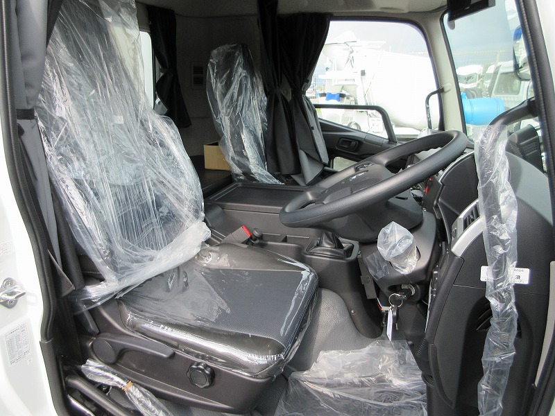 ダンプ　ベッド付
高機能パッケージ　未使用車
