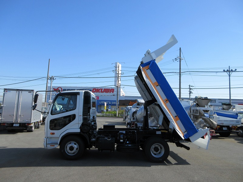 ダンプ ベッドレス
高機能パッケージ 未使用車