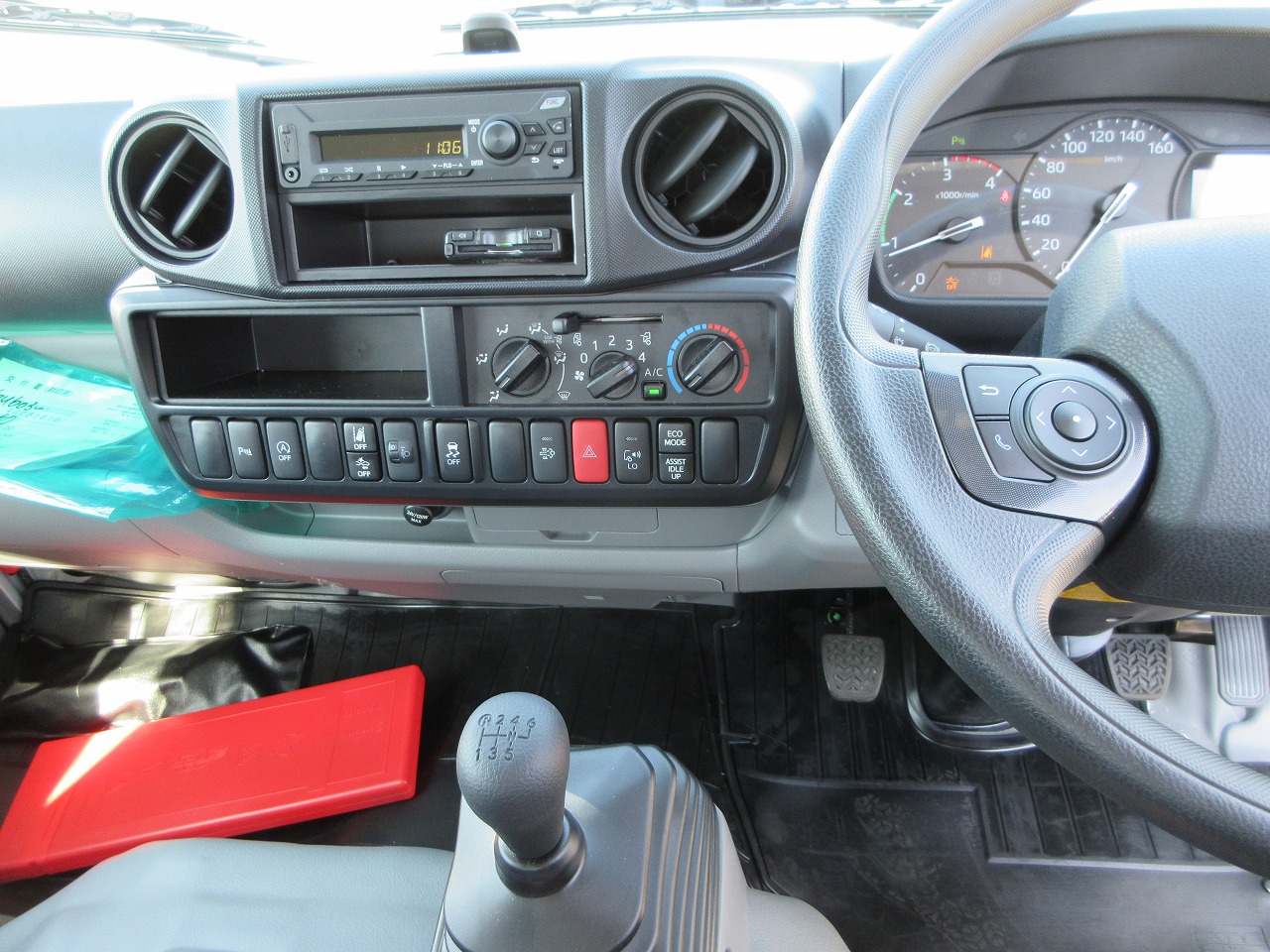 ダンプ　低床
2.95ｔ　未使用車