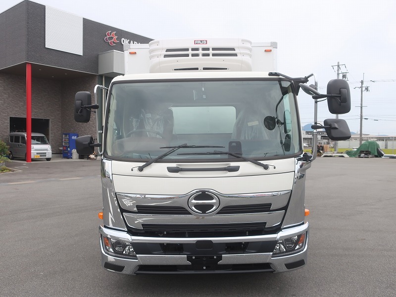 冷蔵冷凍車　リアエアサス
格納ゲート付　未使用車