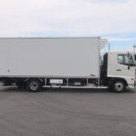冷蔵冷凍車　リアエアサス
格納ゲート付　未使用車