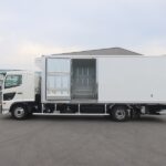 冷蔵冷凍車　リアエアサス
格納ゲート付　未使用車