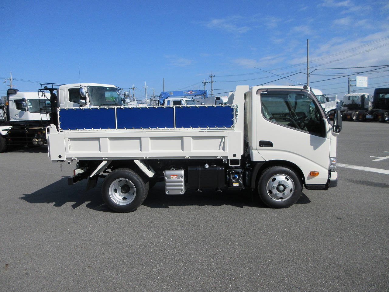 ダンプ　高床　未使用車