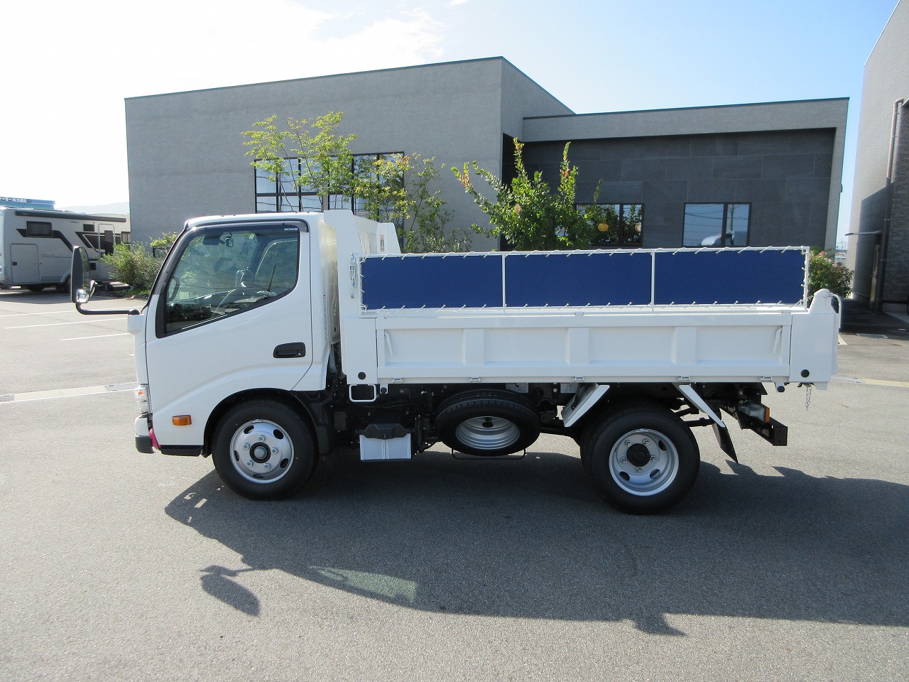 ダンプ　高床　未使用車