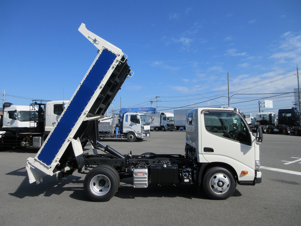 ダンプ　高床　未使用車