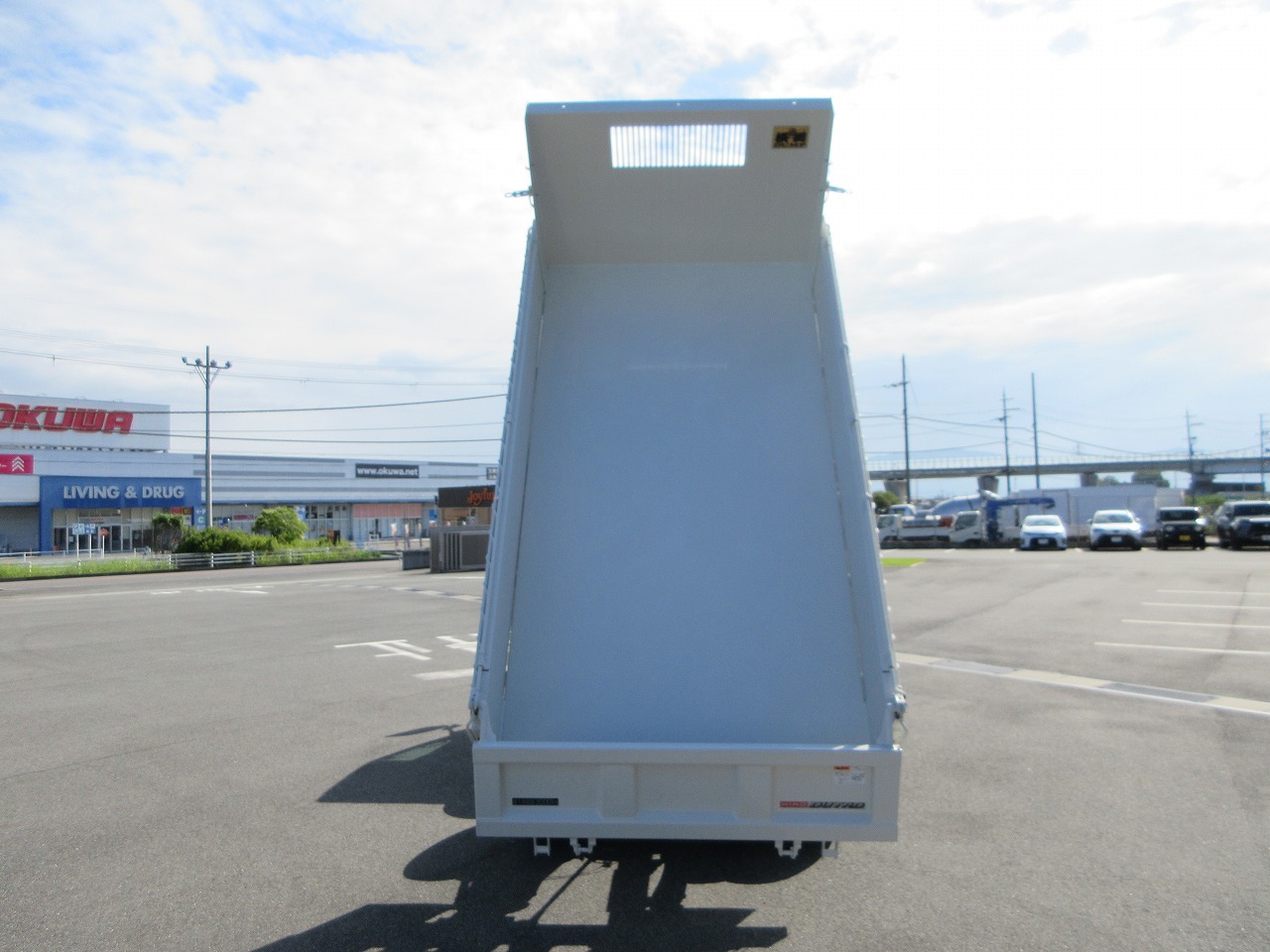 ダンプ　高床　未使用車