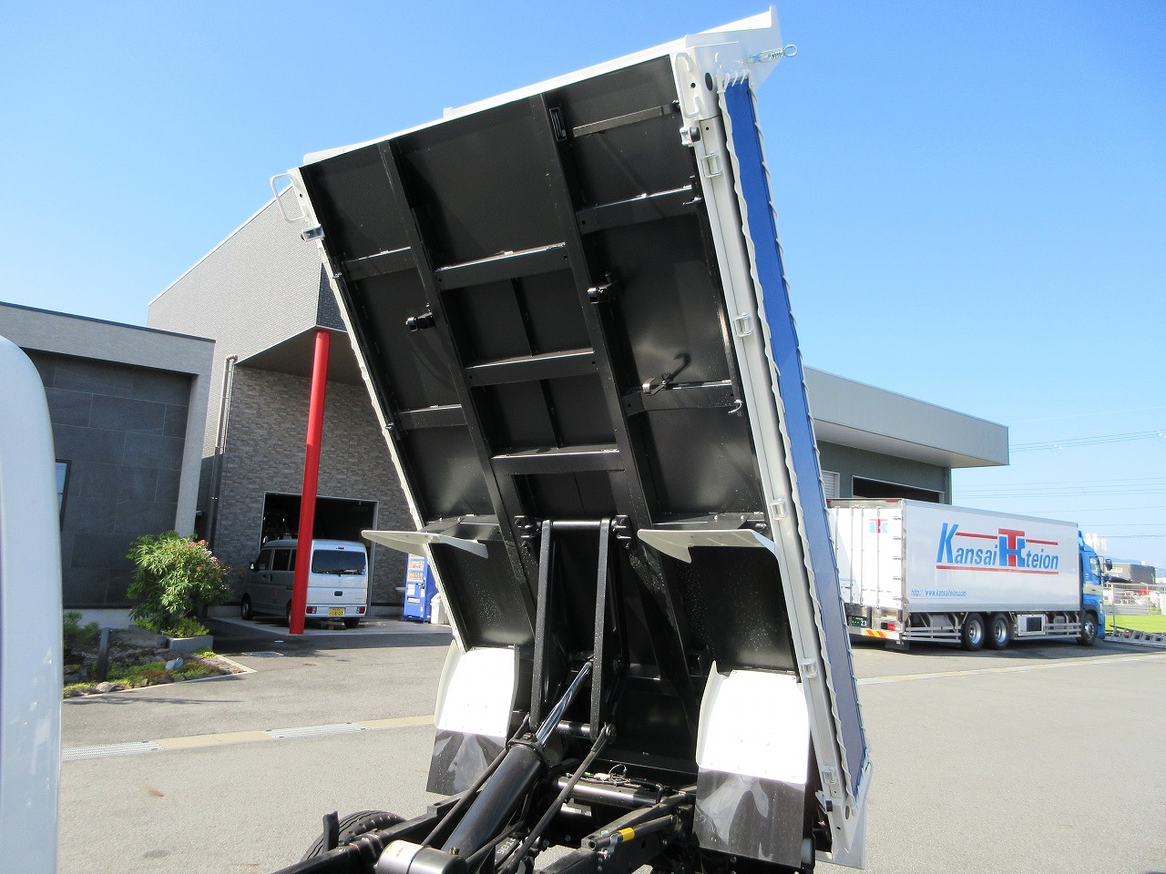 ダンプ　高床　未使用車